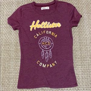 NWOT Juniors Size xs T-shirt from Hollister.